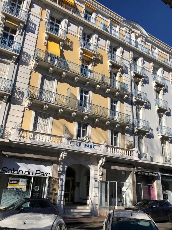 Superbe Appartement Independant En Centre Ville ヴィシー エクステリア 写真